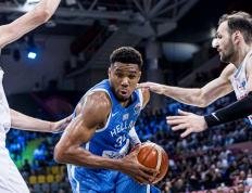 九游体育-关于字母哥回归赛场，连败首场状态亮眼，公牛观众沸腾！的信息