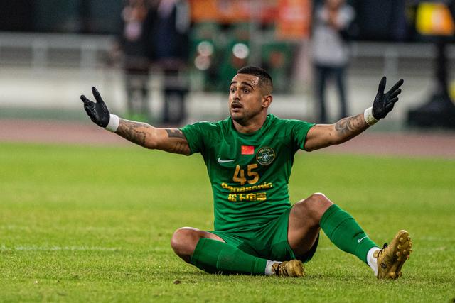 九游-关于亚特兰大训练开放日，今晚扳平良机引欢呼，亚冠在即，轮换策略成焦点的信息