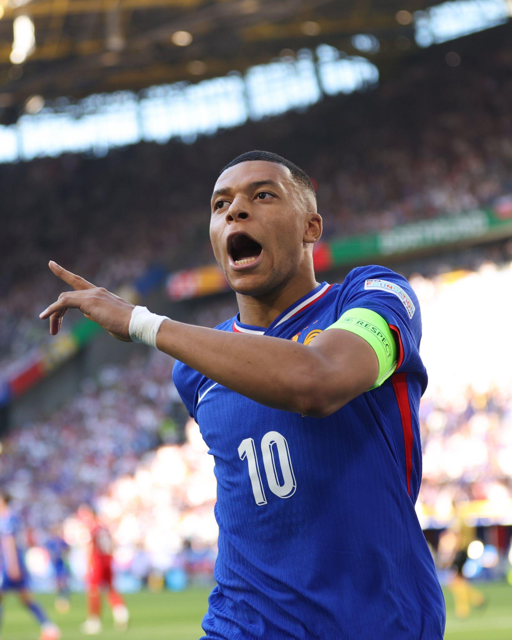 九游-Doinb在法国队比赛中精彩发挥，回归赛场引发热议！的简单介绍